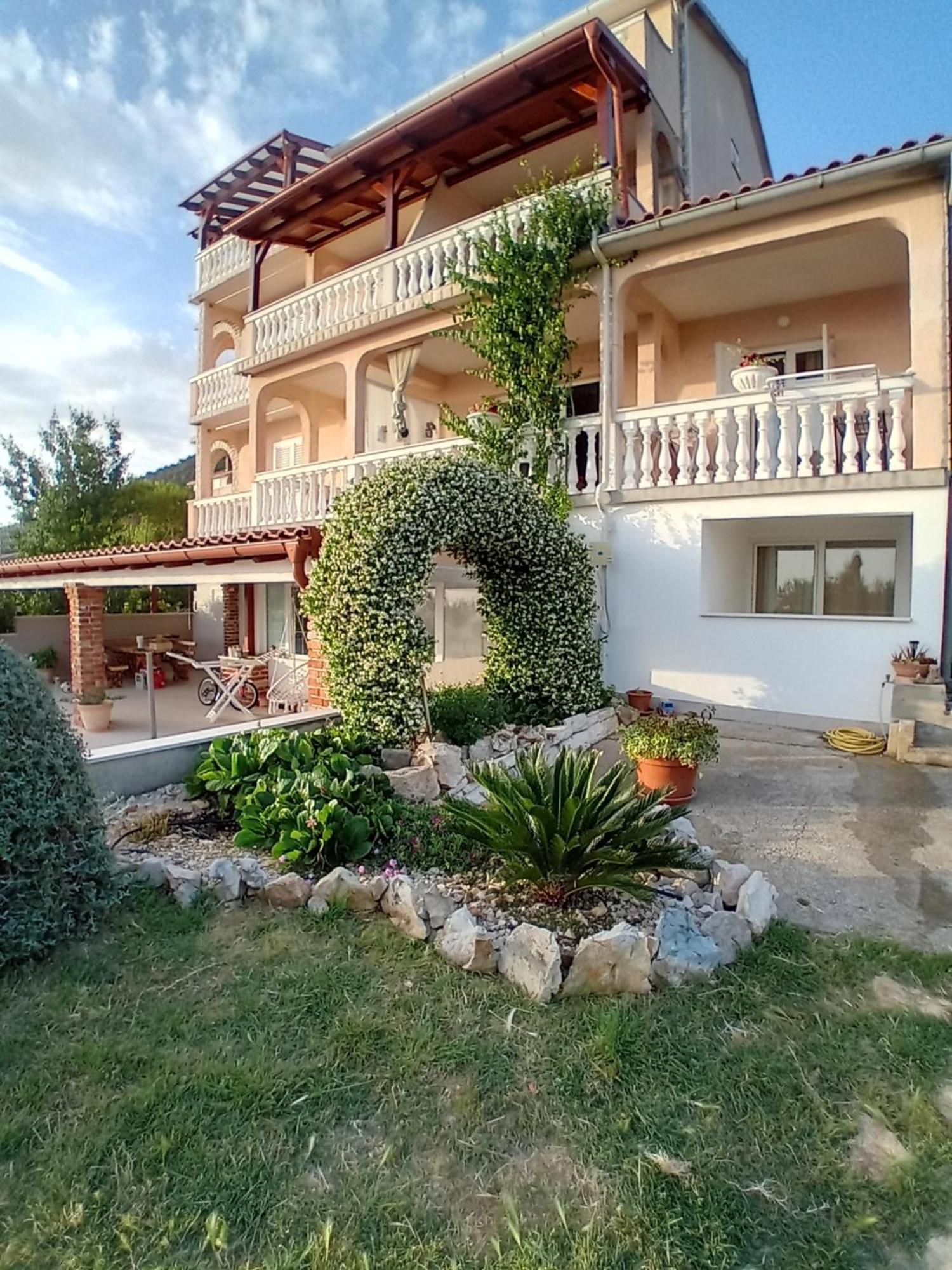 Apartments Panorama View Zeljko Scerbe Mundanije Εξωτερικό φωτογραφία